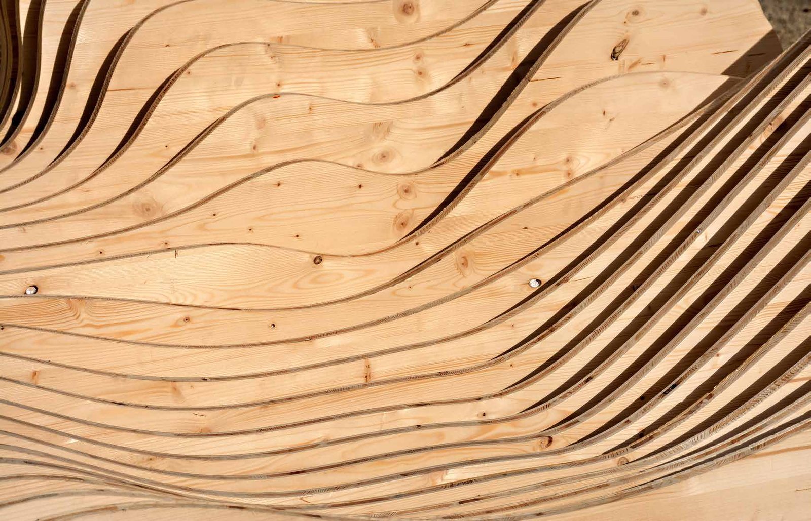 Sculpted timber wall relief produced in the Aldewan Almalaki joinery workshop